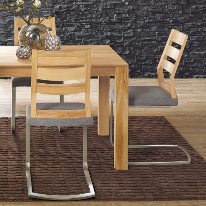 Natürlich Wohnen mit Massivholzmöbel