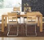 Klassisch eleganter Tisch mit faszinierenden Design-Details Klassisch eleganter Tisch mit faszinierenden Design-Details