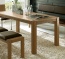 Zeitloser und eleganter Massivholztisch Zeitloser und eleganter Massivholztisch