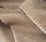 Angenehm flauschige und weiche Schafwolldecke in beige Beigefarbene Merino-Schurwoll-Decke von Schafen aus deutscher Tierhaltung