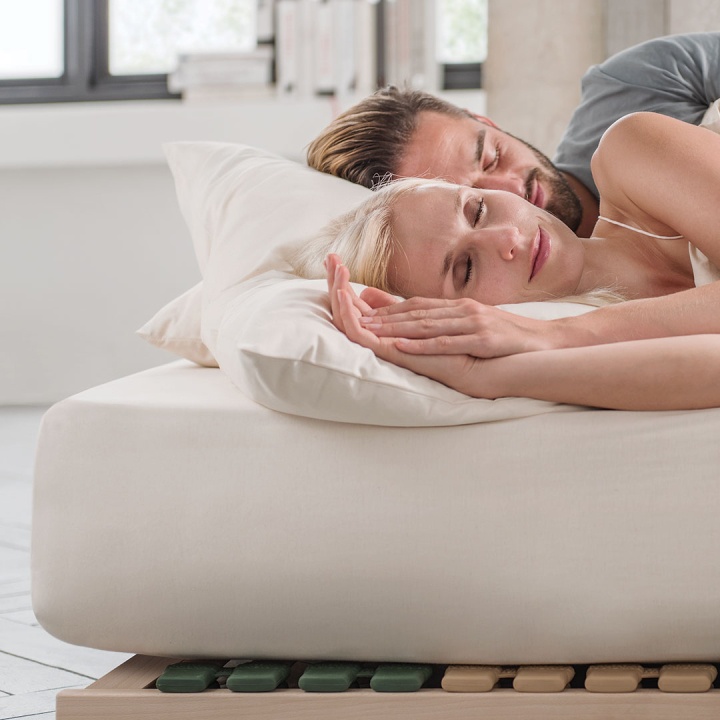 2 Matratzenkerne in Komforthöhe individuell für Sie und Ihren Partner 2 Matratzenkerne in Komforthöhe individuell für Sie und Ihren Partner