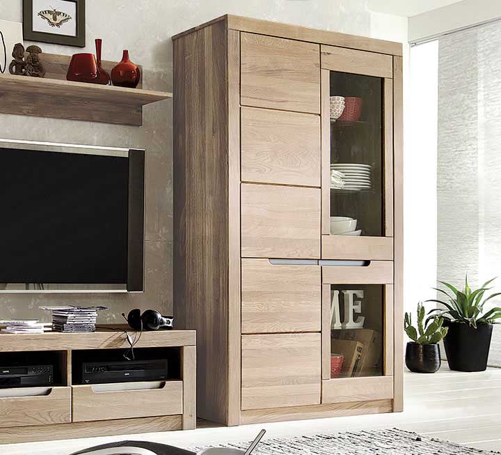 Schlichte Eleganz und Geradlinigkeit - hier in Wildeiche bianco geölt Schlichte Eleganz und Geradlinigkeit - hier in Wildeiche bianco geölt