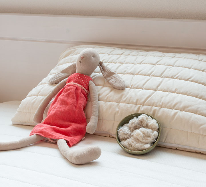 Knuddeliges Kinderkissen mit Füllung aus Bio-Hanf und kuscheliger Bio-Baumwolle/kbA Knuddeliges Kinderkissen mit Füllung aus Bio-Hanf und kuscheliger Bio-Baumwolle/kbA