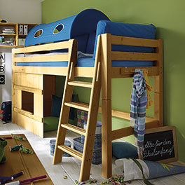 Mittel-Hochbett mit Treppe und optionaler Holzverkleidung, Kiefer gelaugt/geölt Mittel-Hochbett mit Treppe in Kiefer gelaugt und optionaler Holzverkleidung
