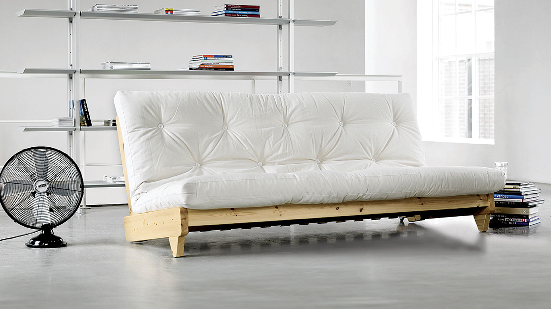 Tasumo mit Gestell in wenge, Futon in flachs