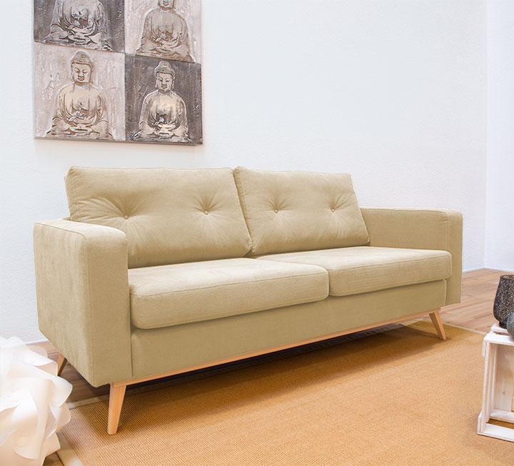 3-Sitzer in kräftigem beige mit 2 Couchkissen 3-Sitzer in kräftigem beige mit 2 Couchkissen