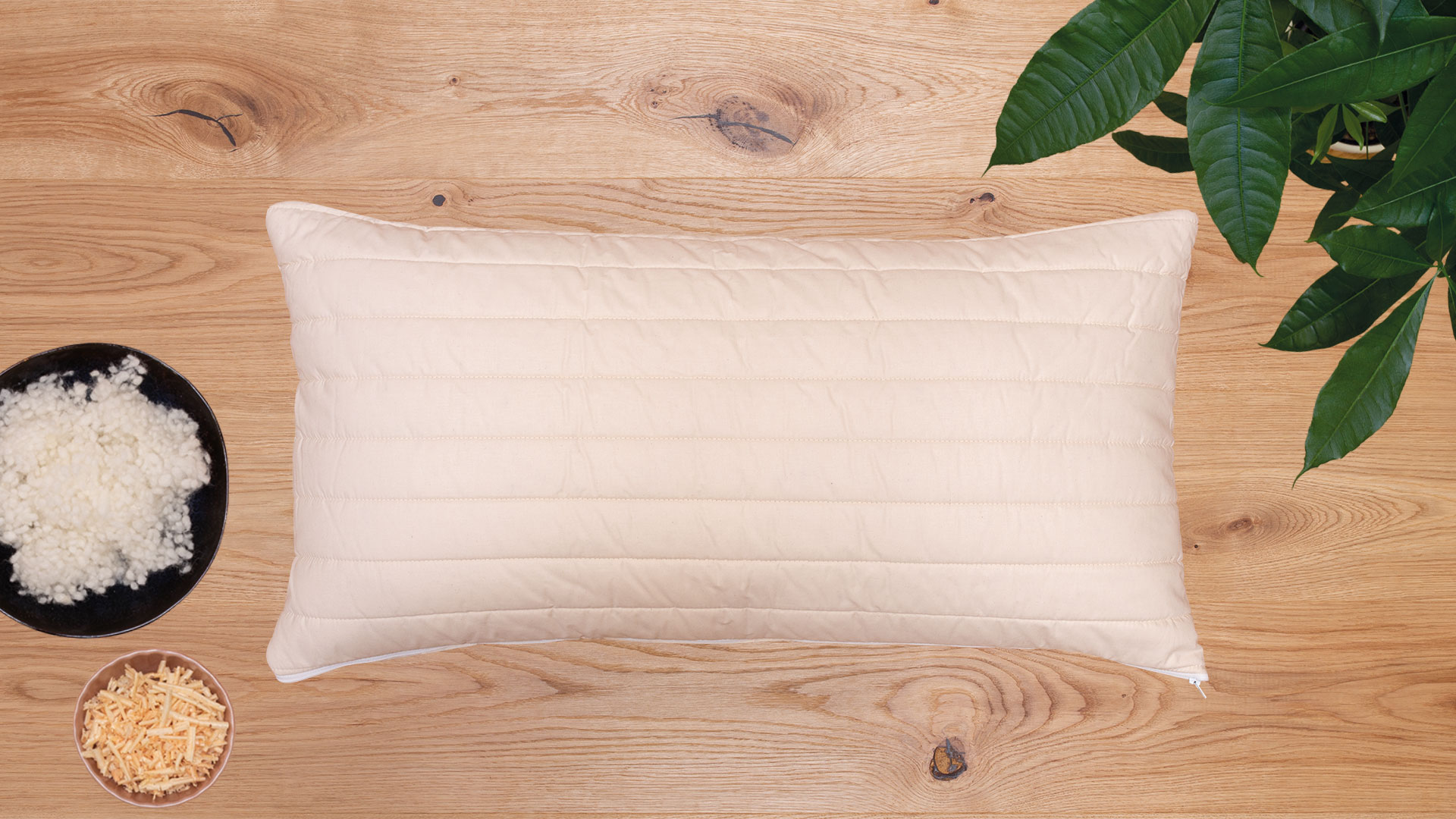 Bauschige Schafwoll-Kügelchen und aromatisch duftende Zirbenspäne für traumhaft entspannten Schlaf Zirbenkissen Pecora-Cembra mit Schafschurwolle