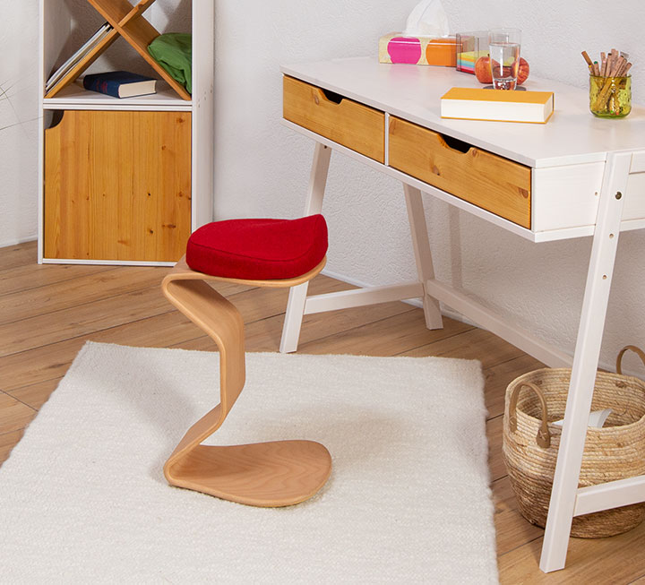 Extravaganter Design-Pendelhocker in Eiche Extravaganter Design-Pendelhocker in Eiche