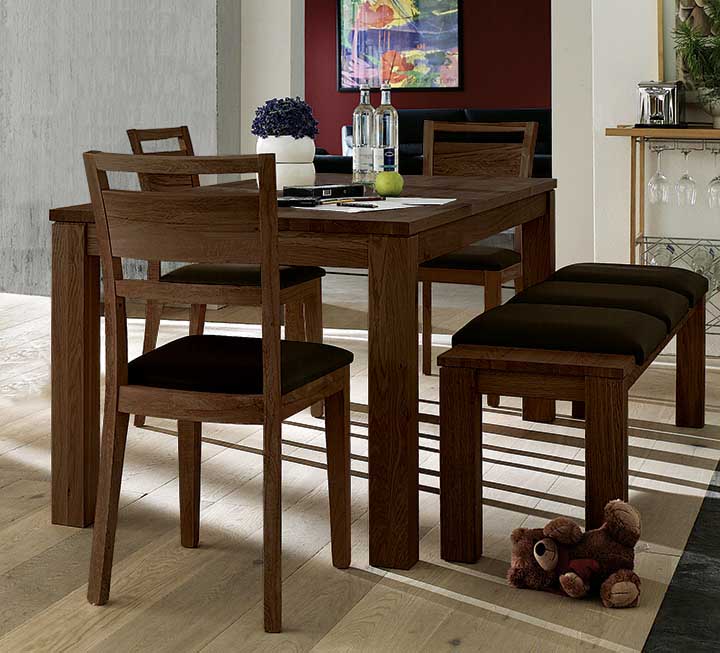 Stilvoller Esstisch mit massivem Charme Stilvoller Esstisch mit massivem Charme